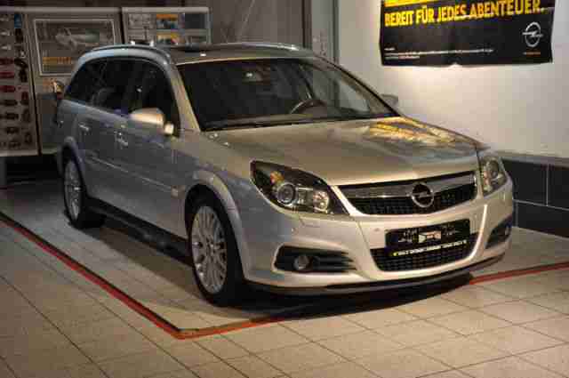 Opel Vectra 2.8 V6 Turbo Caravan Edition