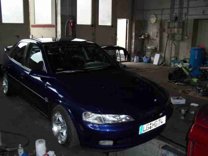 Opel Vectra B Fließheck C20LET Projekt Show und Shine mit Pokale Karosse