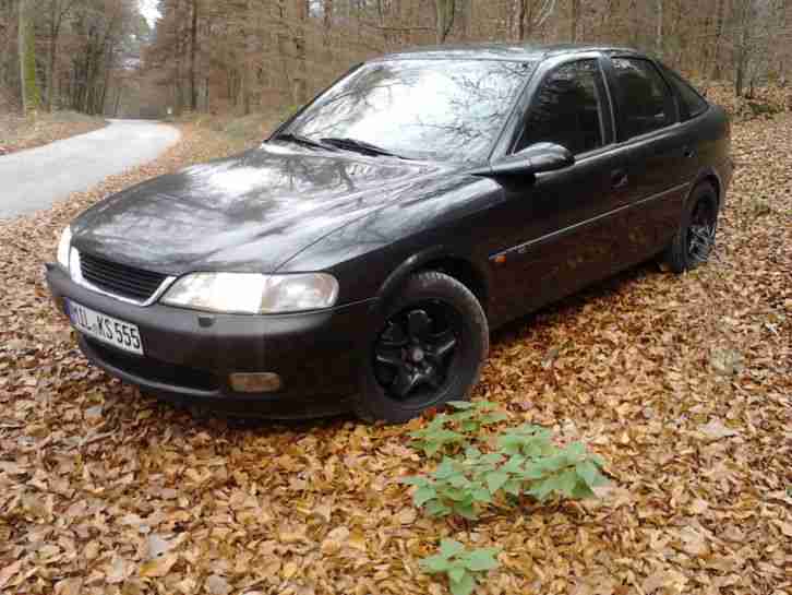 Opel Vectra B V6 Exclusive Leitplankenschaden