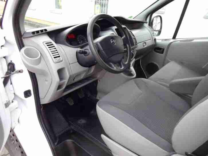 Opel Vivaro 2.0 L2H1 Nissan primastar Mercedes Vito Ford transit Renault trafic