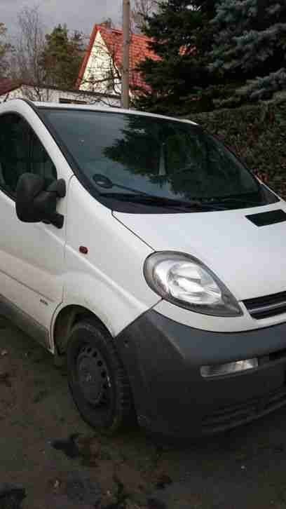 Opel Vivaro EZ 07/2003 TÜV bis 10/2017 mit vielen Neuteilen