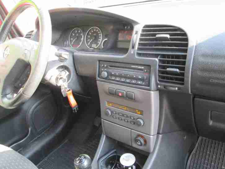 Opel Zafira A 1,6 Benzin 101 PS, Bj: 2005, 105000 Km, Premiumline