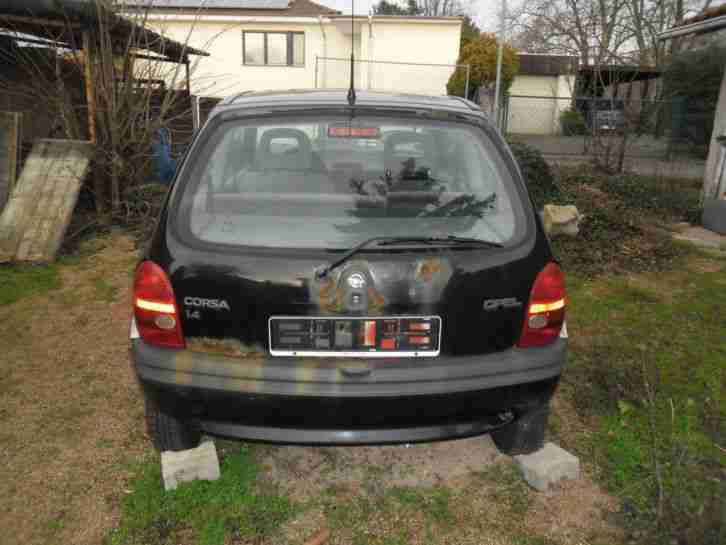 Opel corsa B . 1.4 i zum Herrichten