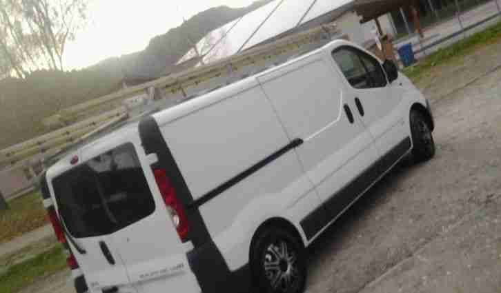 Opel vivaro l2 h1 2,9t, Ahk. 2,5L
