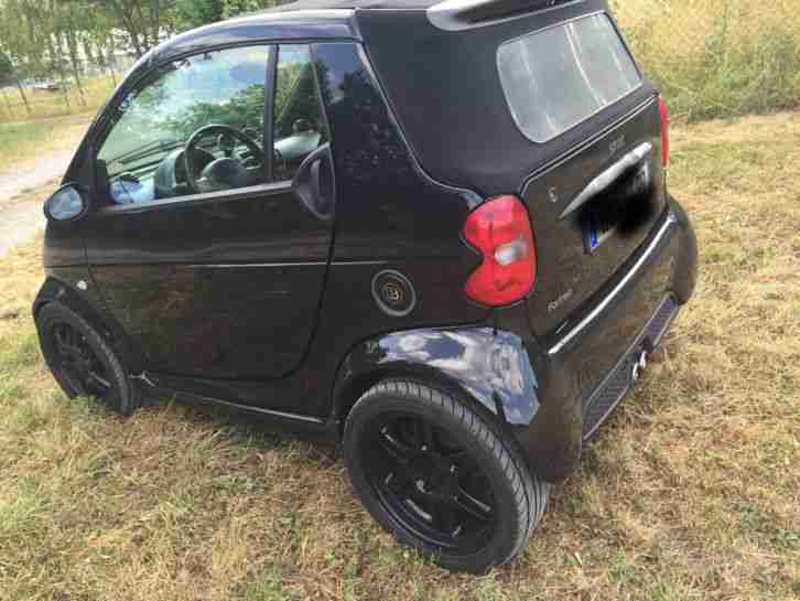 Original Smart Brabus All Black Cabrio - Grosse Menge von Smart-Fahrzeugen.