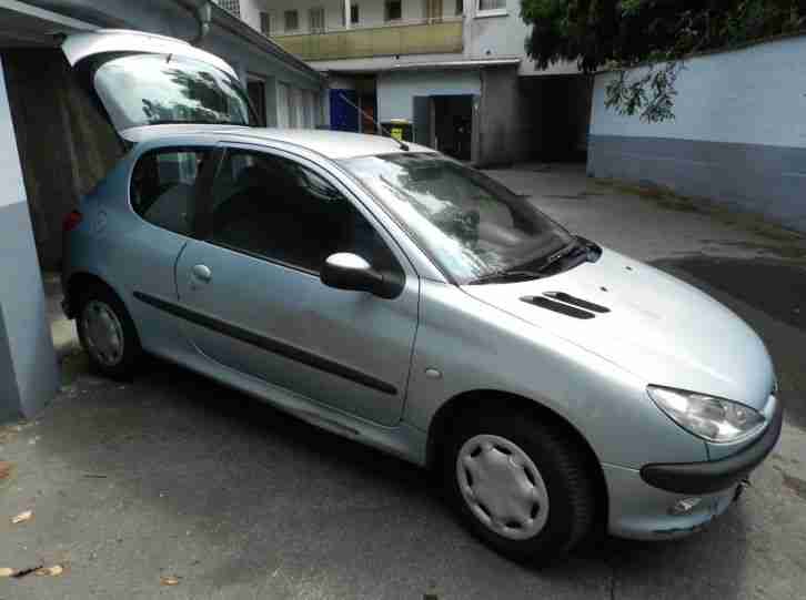 PEUGEOT 206 (2 HFX) - TÜV 07/2019 - EZL 07/2003 - Klimaanlage - 8fach bereitft