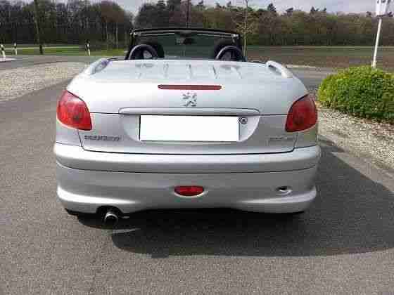 PEUGEOT 206 CC CABRIOLET EZ 2004 sehr gepflegtes Cabrio in Top-Zustand!
