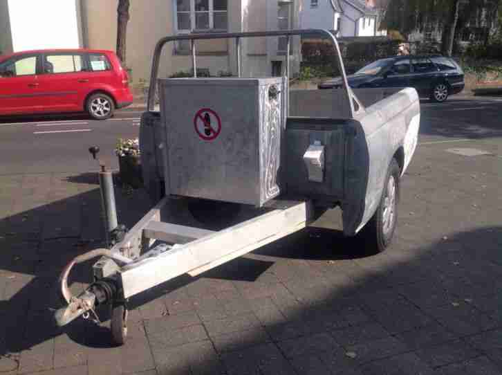 PKW Anhänger Einzelstück Nissan Pick Up Werbeanhänger halbes Auto