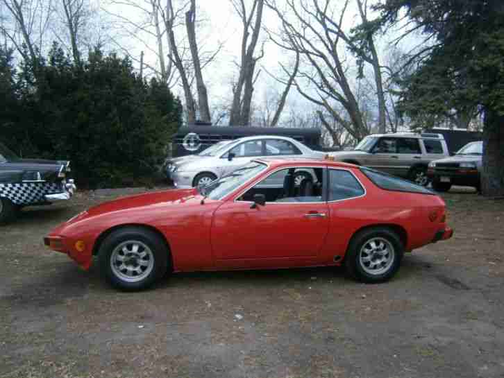 PORSCHE 924 1977 ROT ORIGINALES AUTO