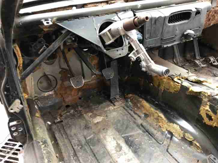 PORSCHE 928 GT. SCHALTER. KAROSSERIE MIT DEUTSCHEM BRIEF-UNFALLFREI