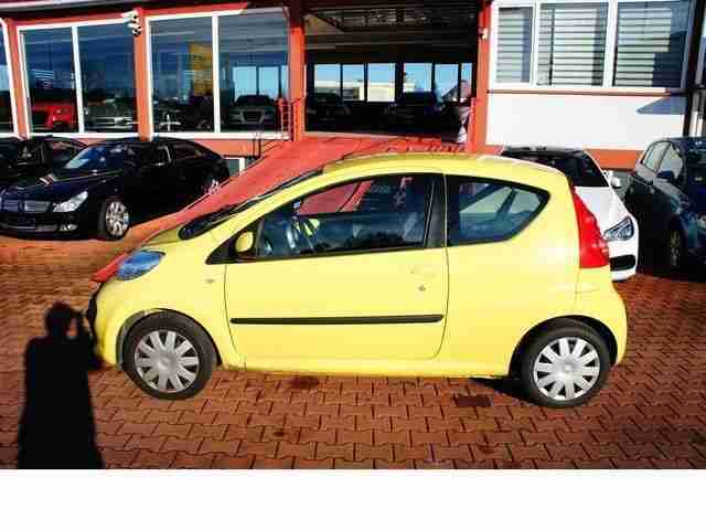 Peugeot 107 1.0 *Servo/8x Bereift*