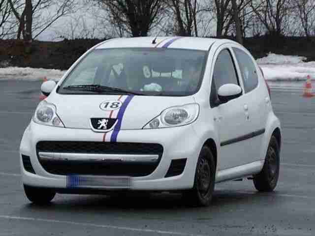 Peugeot 107 70 Millesim 200 +M&S+ESP+Klima+ZV+Servo