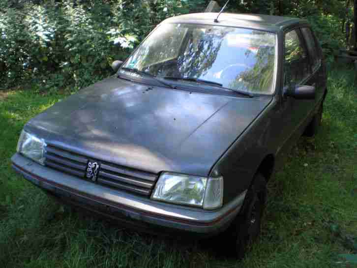 Peugeot 205 Look 44 kw 1,1 l Bj. 1990 ohne TÜV für Bastler / Ausschlachten