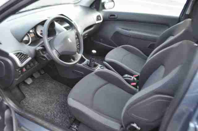 Peugeot 206+ 60 Klimaanlage nur 21 TKM