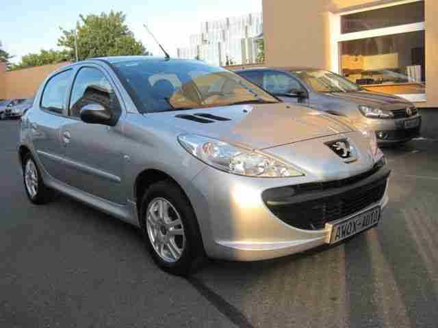 Peugeot 206+ 60PS*KLIMA*ALU*5-TÜRIG*GARANTIE