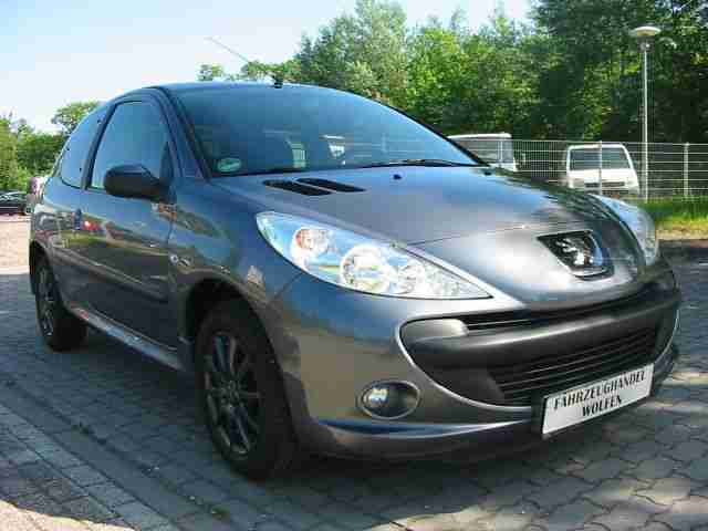 Peugeot 206+ 75 TÜV / AU NEU Super Zustand