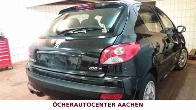 Peugeot 206+ Basis *15000KM* 1.Hand