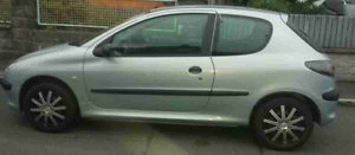 Peugeot 206 Erstzulassung 2000, Tüv bis 2015, nicht fahrbereit