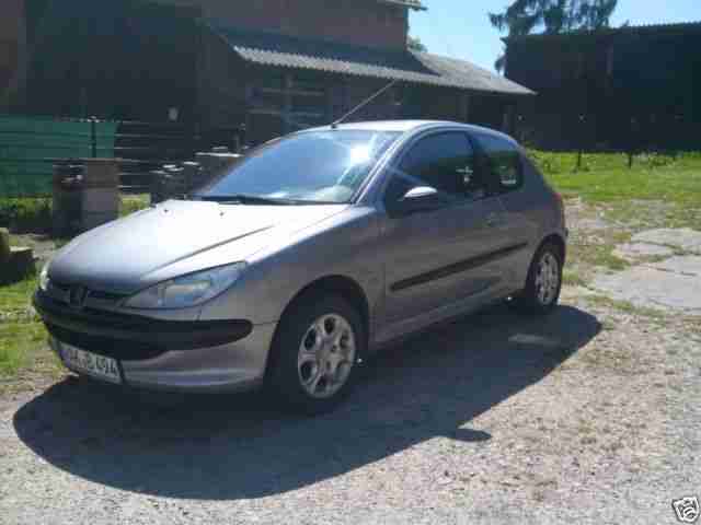 Peugeot 206 Grand Filou Hu 02 2016