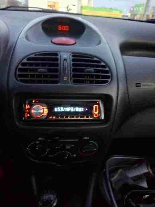 Peugeot 206 KEIN TÜV / Kleinwagen, Fahrbereit Abgemeldet