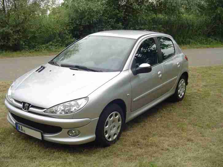 Peugeot 206 *TOP gepflegt* Klimatronic 8 - fach bereift - scheckheftgepflegt E4