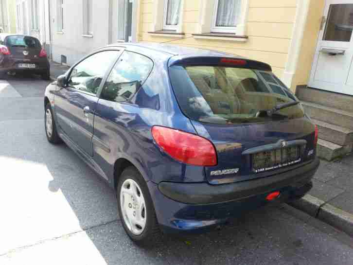 Peugeot 206 TÜV bis 11.2015 Nur 1 Tag