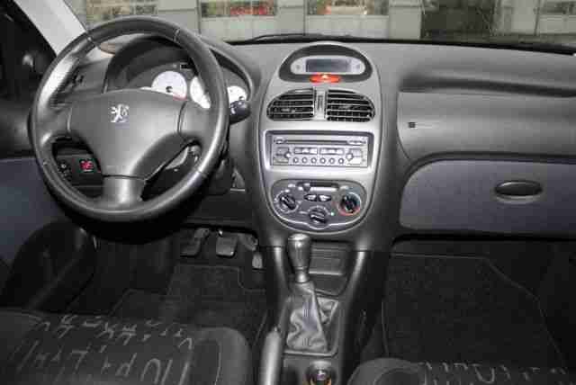 Peugeot 206 Tendance 110 1.Hand // Scheckheft gepfl.