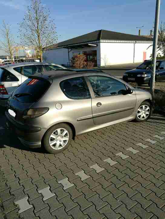 Peugeot 206 XS 160.000 km TÜV 03/2018 ohne Beanstandung, technisch einwandfrei!