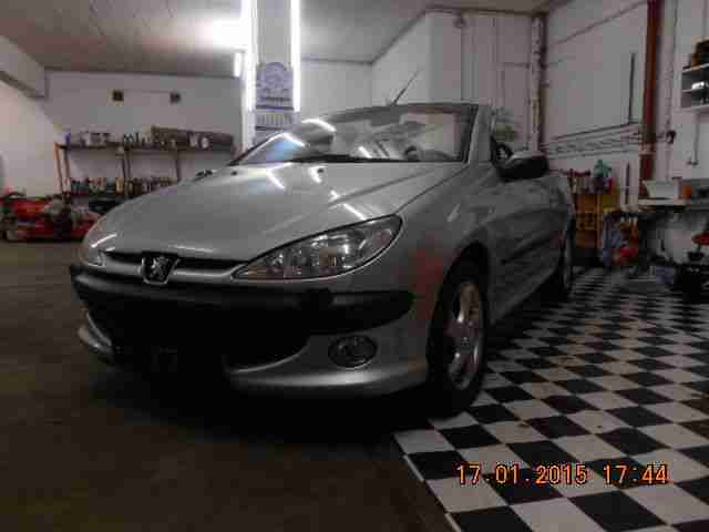 Peugeot 206 cc Leder Schwarz Tolles Auto