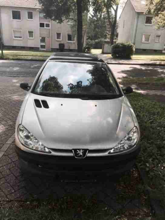 Peugeot 206 mit Mängel Bj. 2001