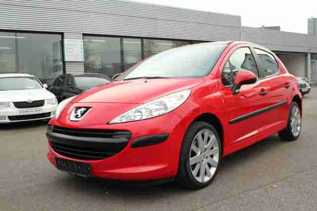 Peugeot 207 1.4 Alufelgen 17"Zoll/ Servolenkung/ EURO 4