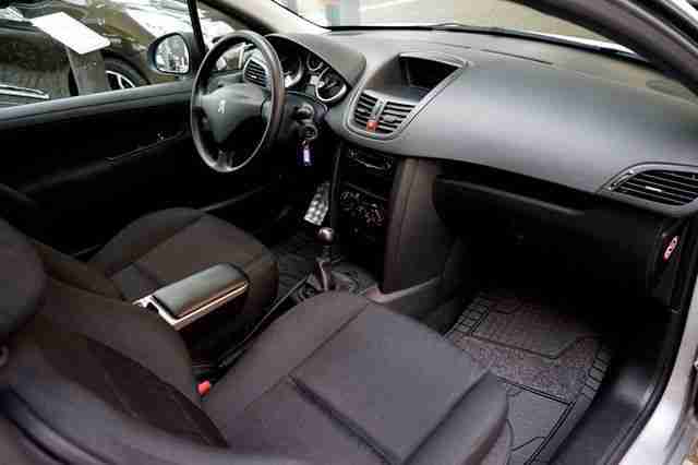 Peugeot 207 1.4 Filou 75 Klima|RCD|elektr.Fenster Isofi