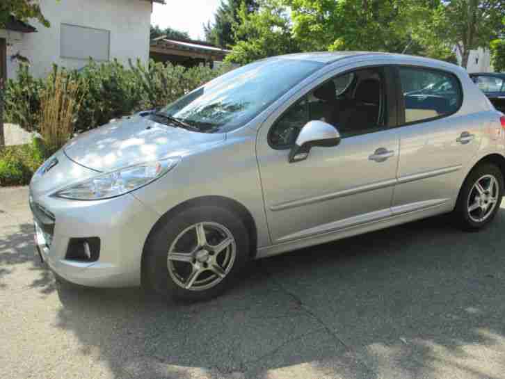 Peugeot 207 1,4l Benzin mit 70kw Bj:2011 Viele Extras