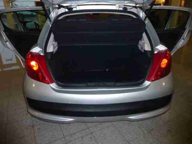 Peugeot 207 110 HDi FAP Klima/1Hand/8fach bereift/Schec