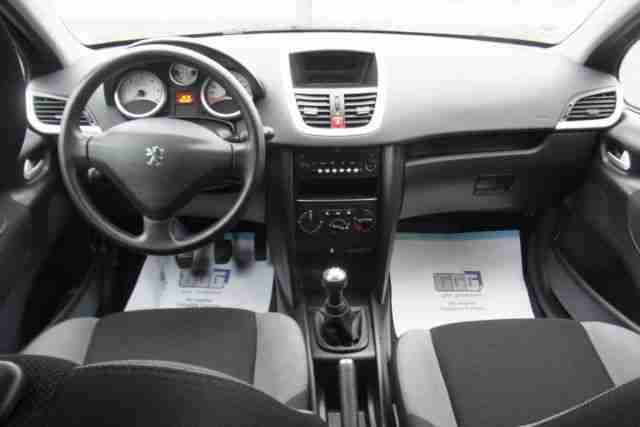 Peugeot 207 **12 Monate Garantie**