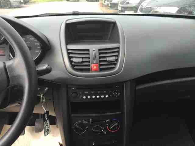 Peugeot 207 75