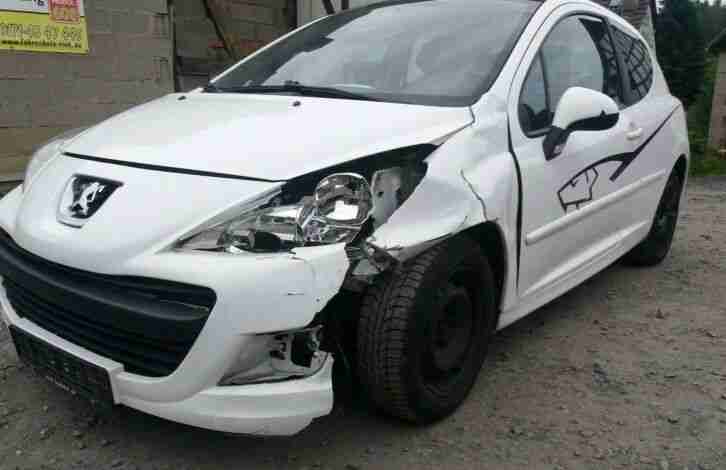 Peugeot 207 75 Urban Move 1,4Liter mit LpG Gasanlage Ez 10/2010 Unfall
