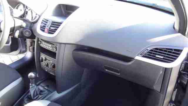 Peugeot 207 75 Urban Move *1.Hand * Klima *
