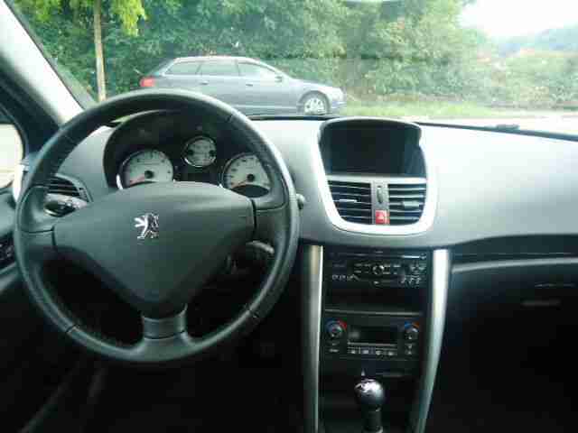 Peugeot 207 90 HDi FAP (Blue Lion) Business Pack**NAVI*