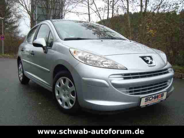 Peugeot 207 90 / Rentnerfahrzeug / Tüv Neu / Klimaanlag