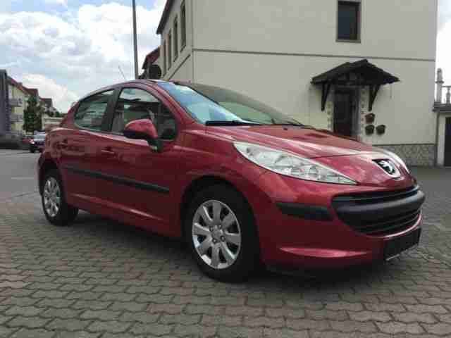 Peugeot 207 90 Tendance 1.Hand Klima 8 Fach