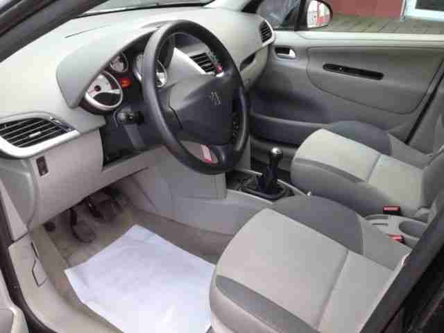 Peugeot 207 95 VTi Tendance-1.Hand/Klima/8xbereift