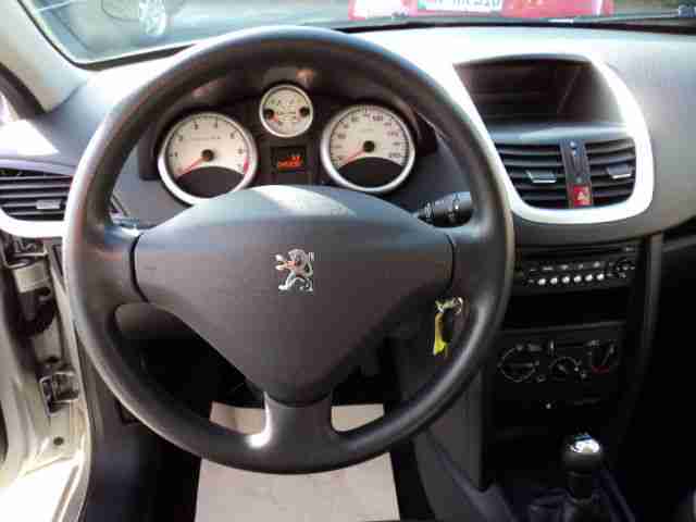 Peugeot 207 95
