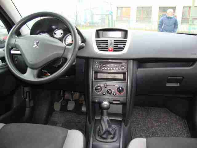 Peugeot 207 95 VTi sport.