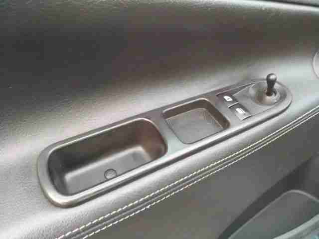Peugeot 207 Grau Met. TüvAsu 03/2019 ZV Servo Teilleder
