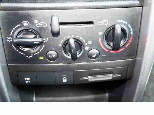 Peugeot 207 Kleinwagen mit Klimaanlage und Radio-CD !!!
