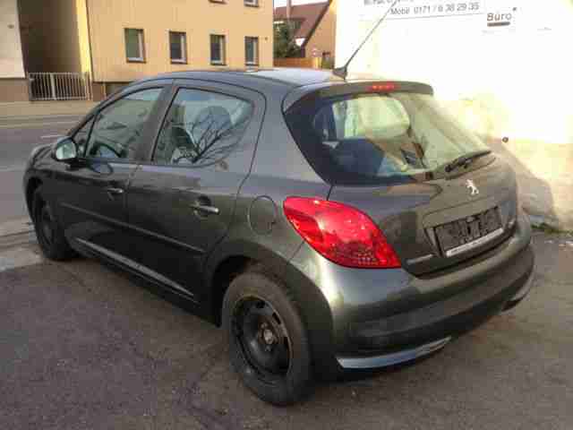 Peugeot 207 Urban Move - 1. Hand
