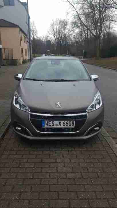 Peugeot 208 Pure Tech 110 Allure *Ice Grey Matt*