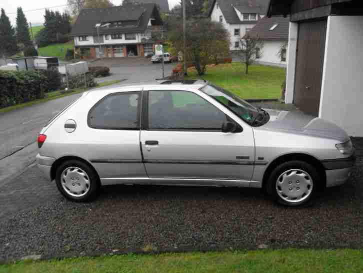 Peugeot 306 mit Winterreifen