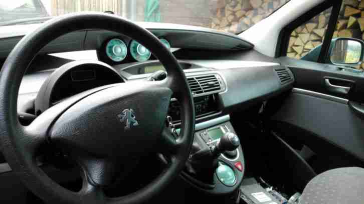 Peugeot 807 zum Auschlachten oder herrichten